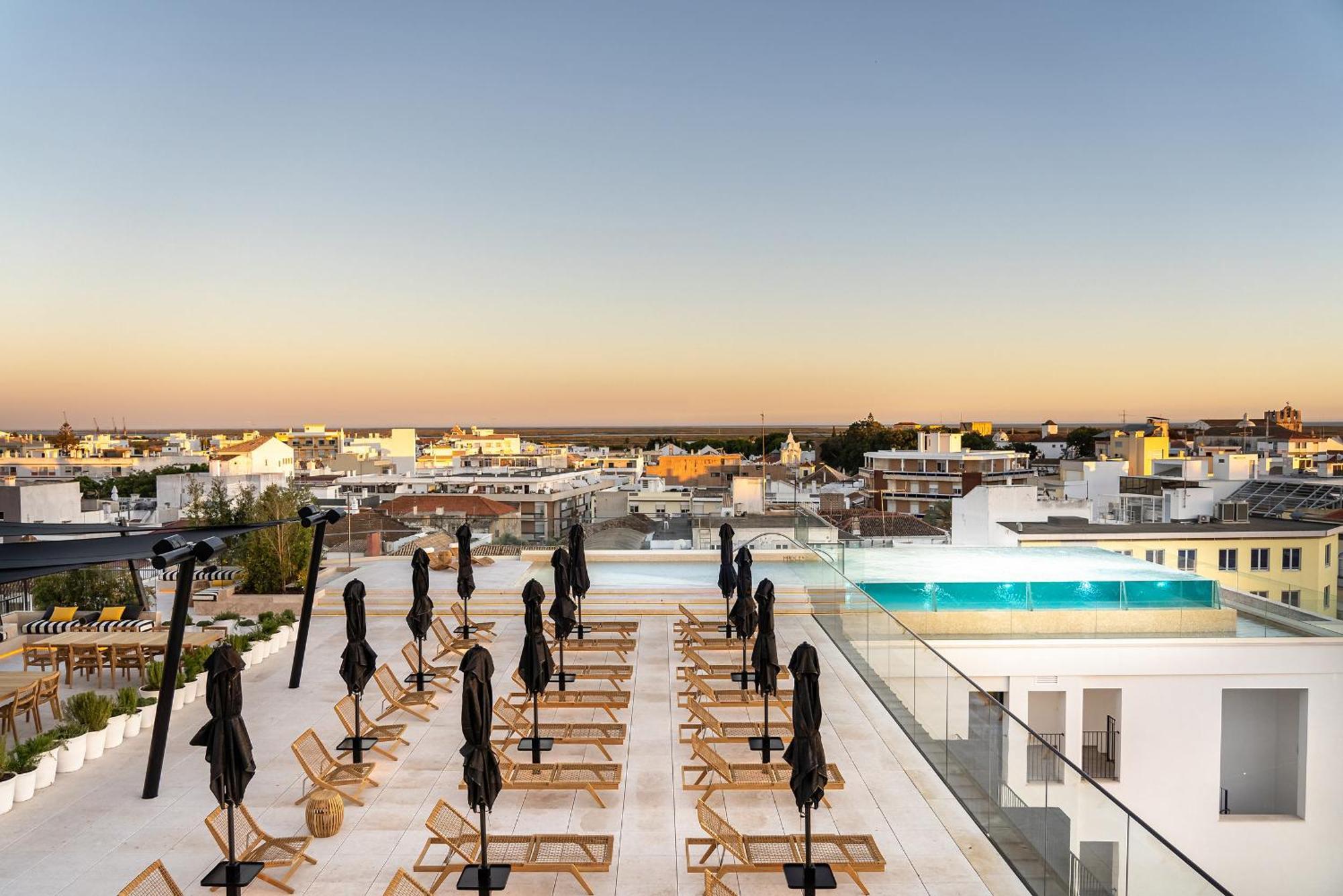 3Hb Faro Ξενοδοχείο Εξωτερικό φωτογραφία Rooftop pool at the Hotel